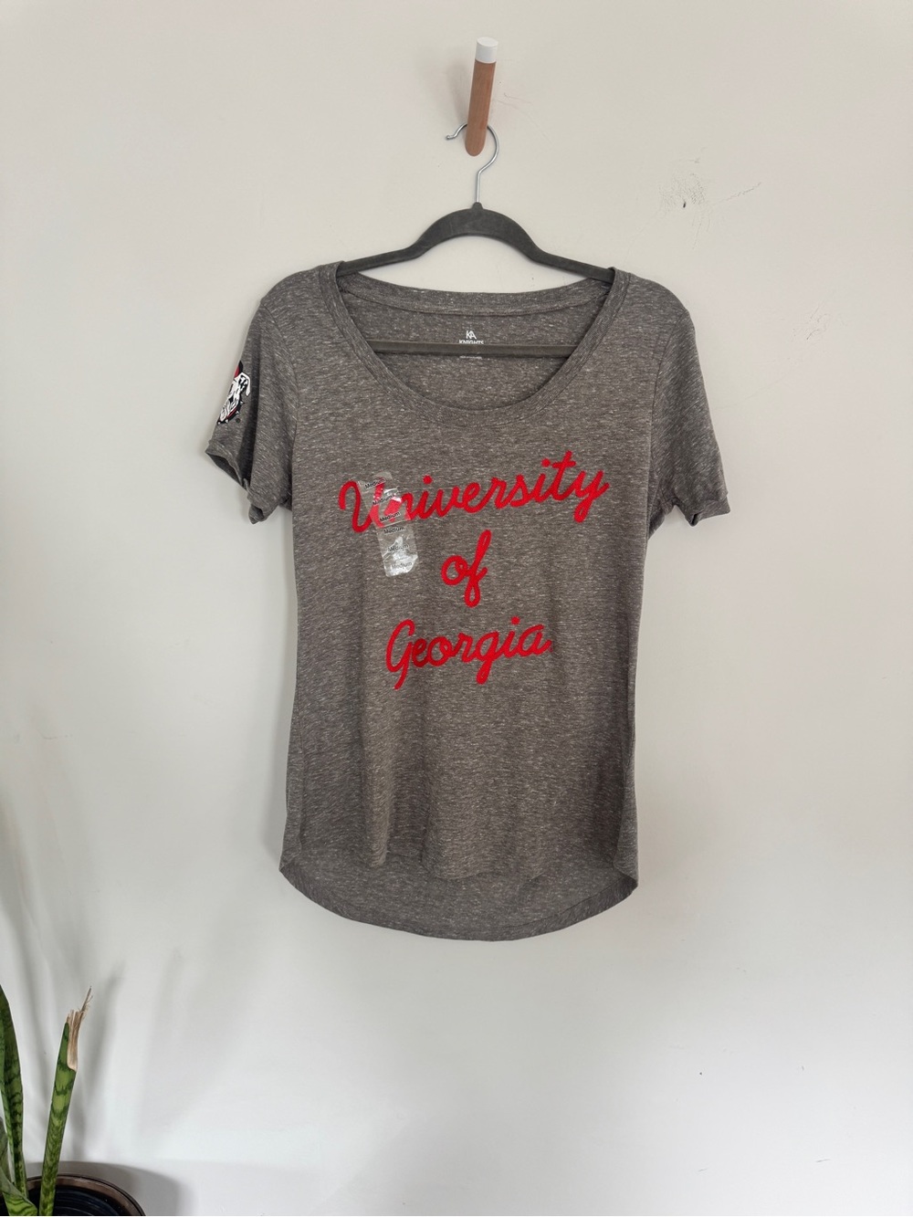 Knights Apparel Gray Short Sleeve UGA Tee w/ Red Logo - women’s cut NWT